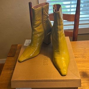 Steve Madden Mustard patent boots